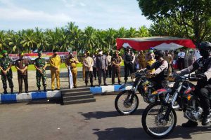 Bupati Hendy memberangkatan tim Pamor Keris wilayah Kabupaten Jember. (ist) - Pemkab Jember Gelar Apel Gelar Pasukan Pamor Keris, Tegakkan Prokes Bagi Warga