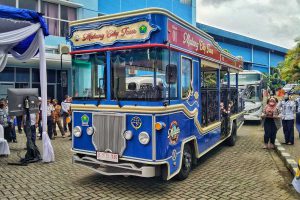 Bus Macyto tampak lebih simpel dengan warna biru. (jaz) - Bus Macyto Hanya Dikerjakan 19 Hari