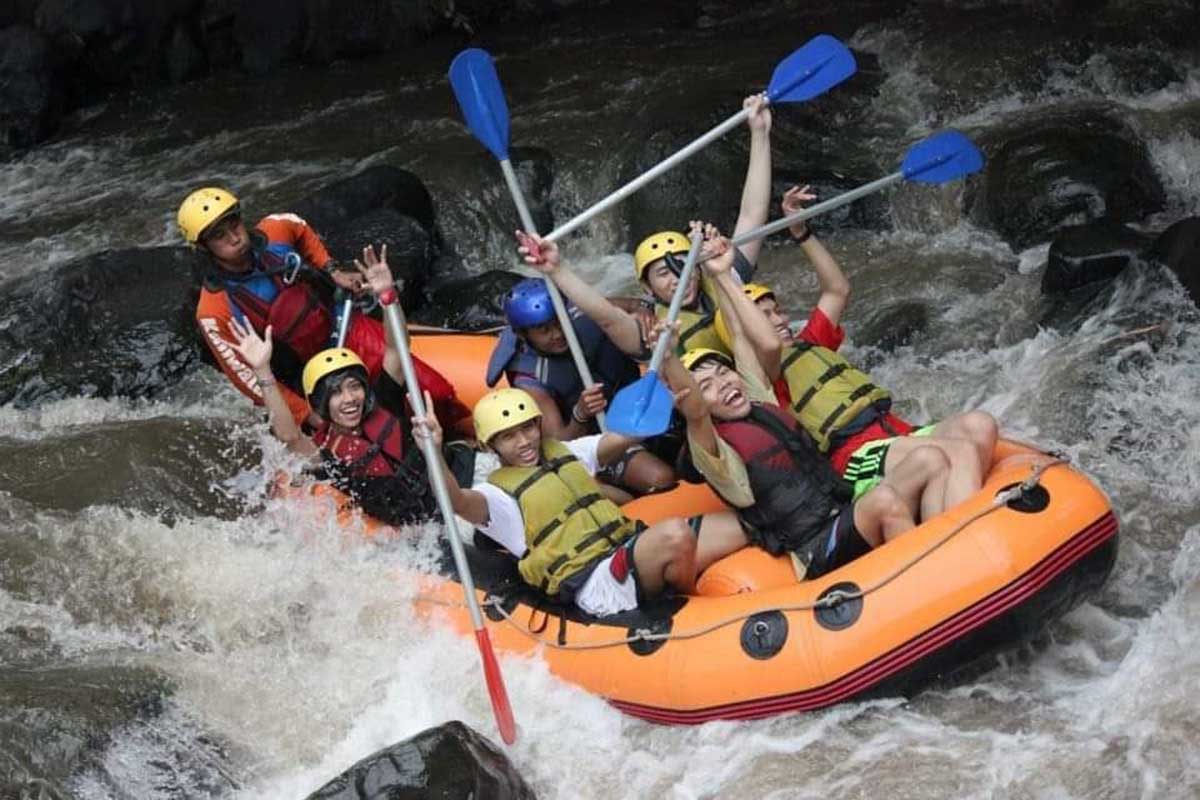Fun Rafting di sungai Brantas Kota Batu. (ist) - Wisata Arung Jeram di Batu, Terapkan SOP Ketat Hindari Jatuh Korban
