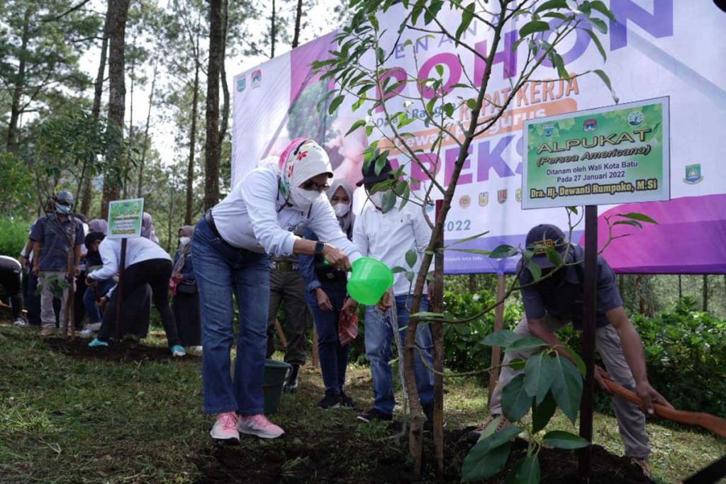 Kegiatan Tanam Pohon di Bukit Jengkoang. (ist) - Rangkaian Kegiatan Dewan Pengurus Apeksi di Kota Batu Berlangsung Sukses