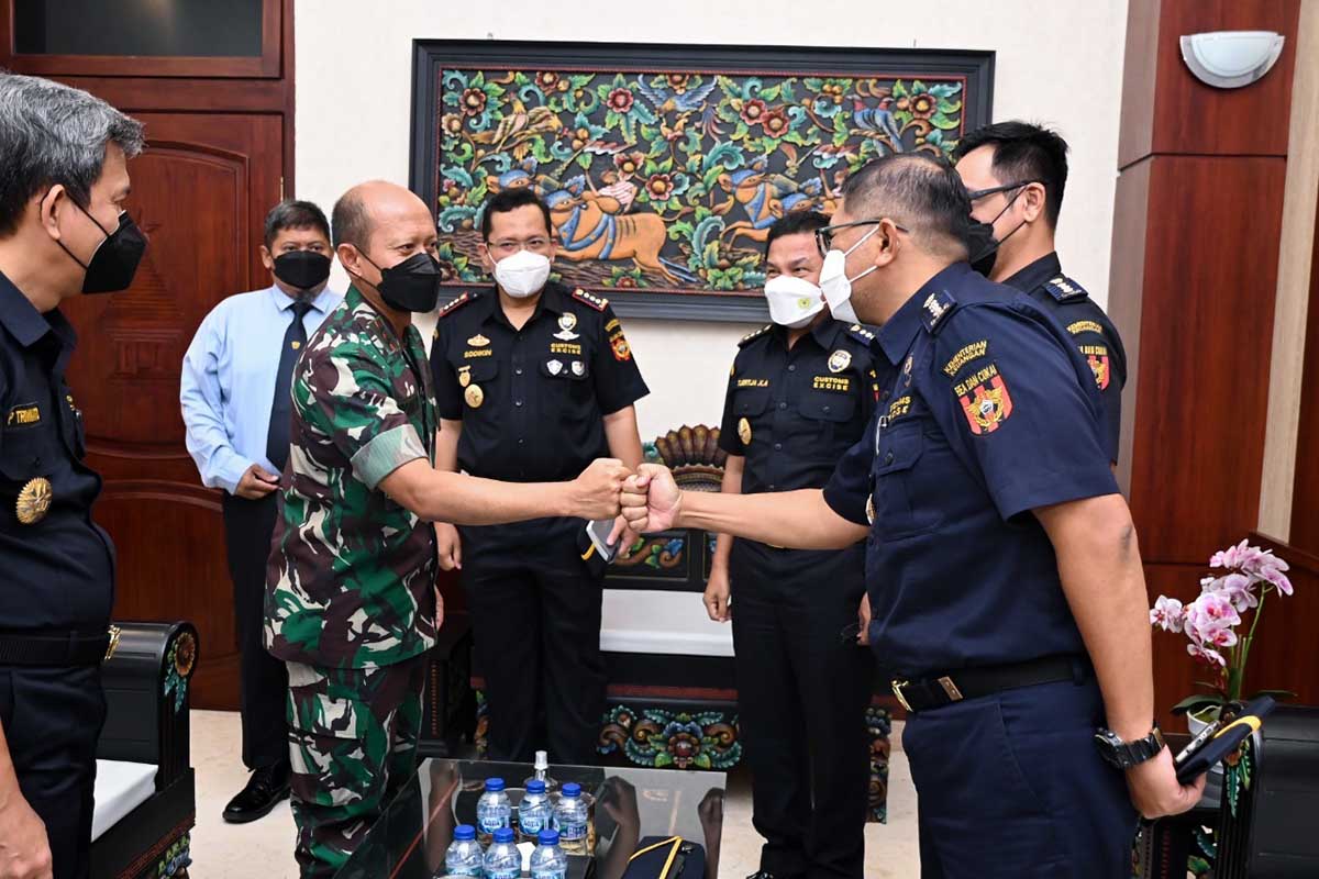Pangdam V/Brawijaya Terima Audiensi Kakanwil Bea Cukai Jatim I dan II