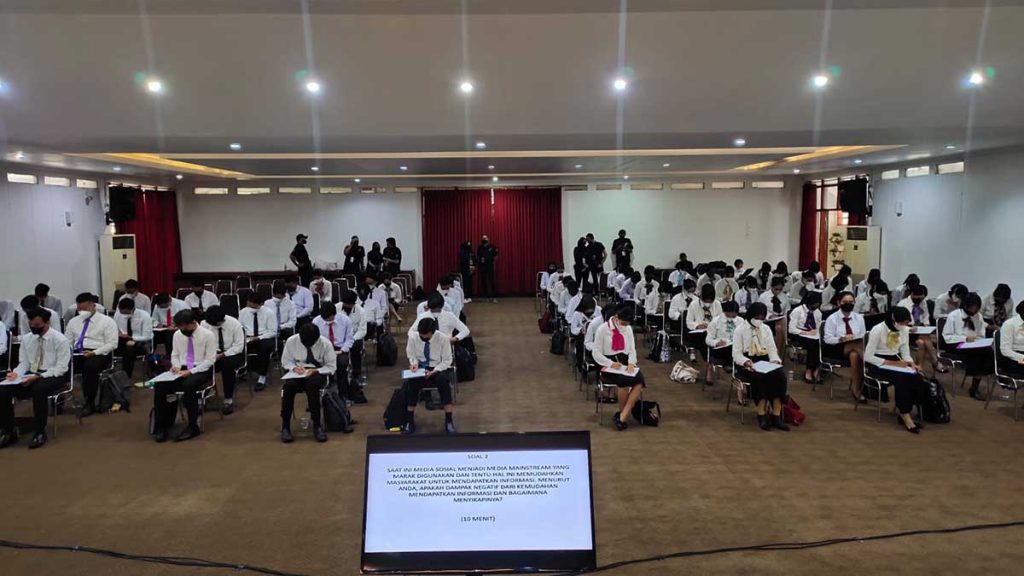 Pemerintah Kota Kediri gelar seleksi tulis bagi total 74 finalis. Terdiri 27 finalis panji dan 47 finalis Galuh - Seleksi Tulis Awali Rangkaian Pemilihan Panji-Galuh 2022