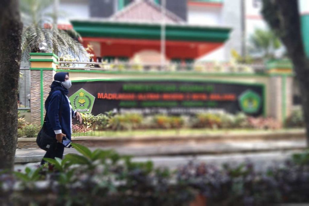 Salah satu sekolah yang berada di Jalan Bandung Kota Malang. (jaz) - Salah Satu Sekolah Menolak Ditracing, Buher: Saya Warning Itu