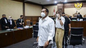Sidang Nia Ramadhani dan Ardi Bakrie. (ist) - Nia Ramadhani dan Ardi Bakrie Divonis 1 Tahun Penjara