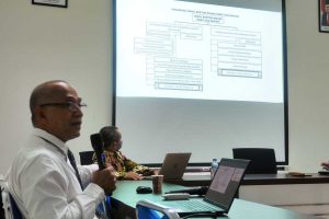 WR V bidang Riset dan Inovasi Universitas Brawijaya (UB), Dr Ir Bambang Susilo, MSc, Agr, menjelaskan programnya. (rhd) - Berbekal PTNBH, UB Targetkan Hilirisasi Riset dan Inovasi Penelitian Sampai Tahap Komersil