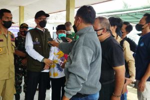 Wakil Bupati (Wabup) Jember Muhammad Balya Firjaun Barlaman saat dikonfirmasi oleh awak media. (ist) - Wabup Jember Gus Firjaun Tinjau Pelaksanaan Vaksinasi dan Pelayanan Adminduk