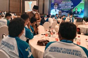 Walikota Malang, Drs H Sutiaji, memberikan motivasi dan pengarahan kepada jajaran Perumda Tugu Tirta. (jaz) - Walikota Malang Motivasi Sinergi-Kolaborasi Jajaran Perumda Tugu Tirta