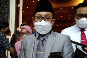 Walikota Malang, Drs H Sutiaji memberikan pemaparan soal penanganan banjir. (jaz) - Sutiaji Dorong Penanganan Banjir Tuntas Tak Setengah-setengah