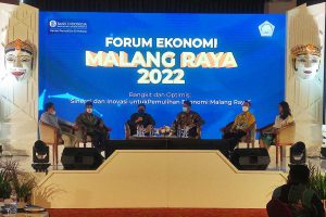Walikota Malang Sutiaji menyampaikan kolaborasi hexahelix mendukung e-commerce UMKM. (rhd) - Kolaborasi Hexahelix Dukung Marketplace UMKM, Optimis Pulihkan Ekonomi Malang Raya
