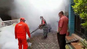 Babinsa Semampir Gencarkan Fogging