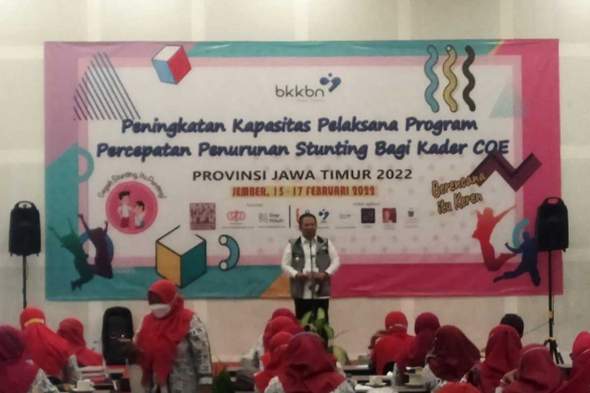 Bupati Hendy menghadiri kegiatan Peningkatan Kapasitas Pelaksana Program Percepatan Penurunan Stunting bagi Kader CoE (Center of Excellence) di Hotel Meotel Jember. (ist) - Percepat Penurunan Angka Stunting, BKKBN Jatim Tingkatkan Kapasitas Kader CoE