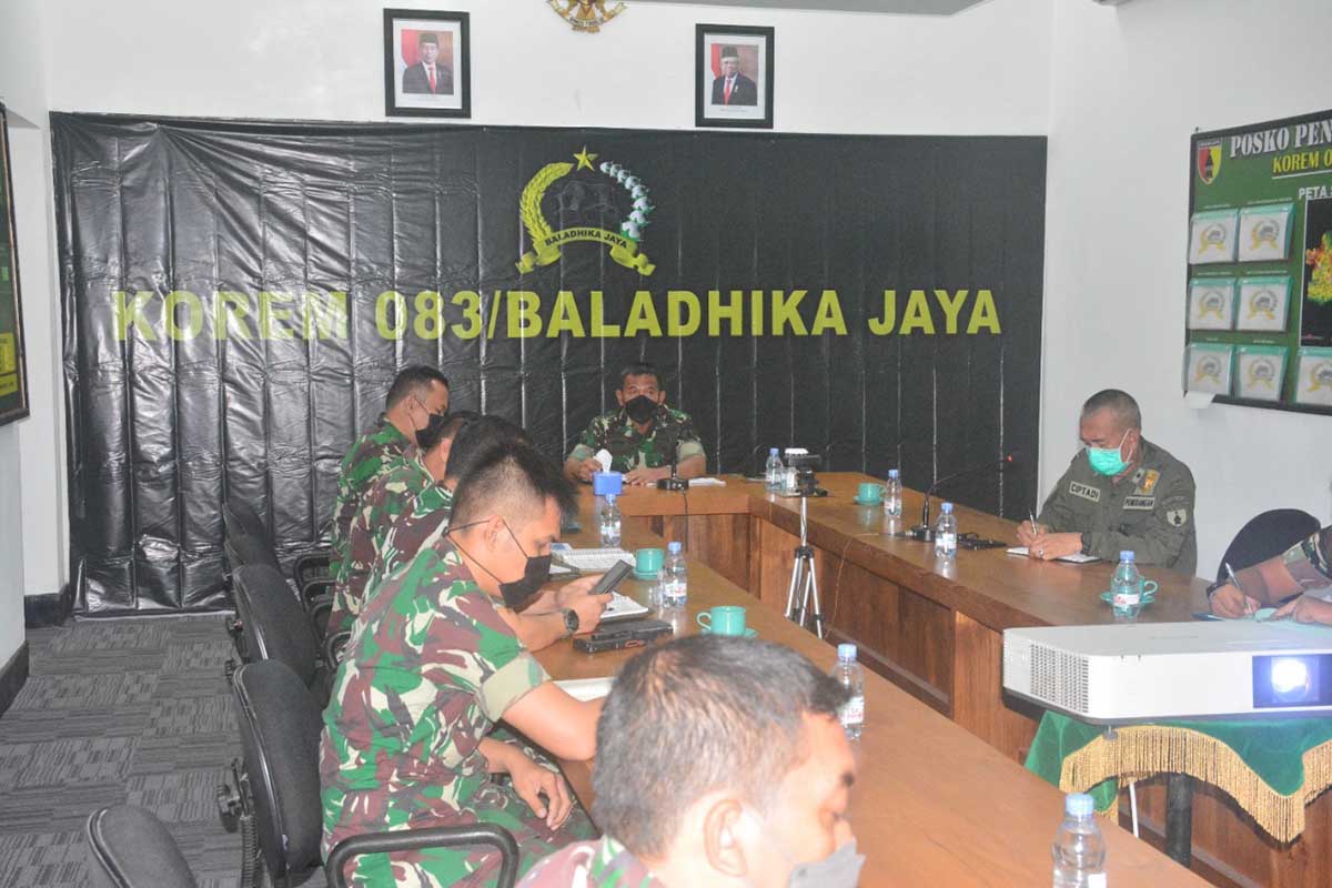 Danrem 083/Baladhika Jaya Terima Arahan Pangdam Melalui Vicon
