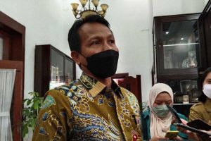 Direktur Koordinasi Supervisi III Komisi Pemberantasan Korupsi (KPK), Brigjen Pol Bahtiar Ujang Purnama, menjelaskan kunjungan ke Kota Malang. (jaz) - Duduk Bareng, KPK Edukasi Pencegahan Potensi Korupsi di Pemkot Malang