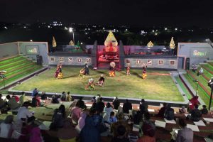Festival Padang Bulan perdana, di Sendratari Arjuna Wiwaha Batu. (ws3) - Festival Padang Bulan Sukses, Disparta Percepat Target Kunjungan Wisata ke Batu