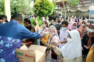 Gubernur Jatim Minta Distributor Minyak Goreng Tidak Menunda-nunda Penyaluran Demi Cuan