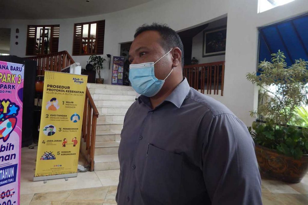 Human Resource Manager Klub Bunga Butik and Resort Batu, Iman Santoso. (ws3) - Ratusan Karyawan Klub Bunga Jalani Pemeriksaan Kesehatan, Ada Apa?