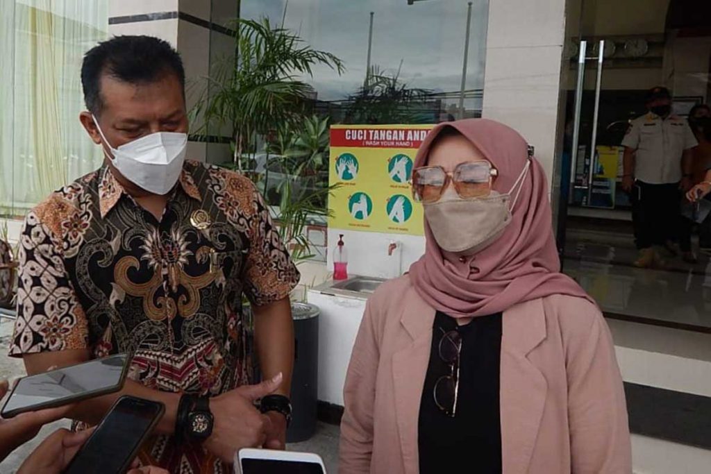 Ketua Komisi A dan Ketua Komisi C DPRD Kota Batu. (ws3) - Dianggap Bandel, Komisi A dan C DPRD Batu Sidak Bangunan Hotel Grand City