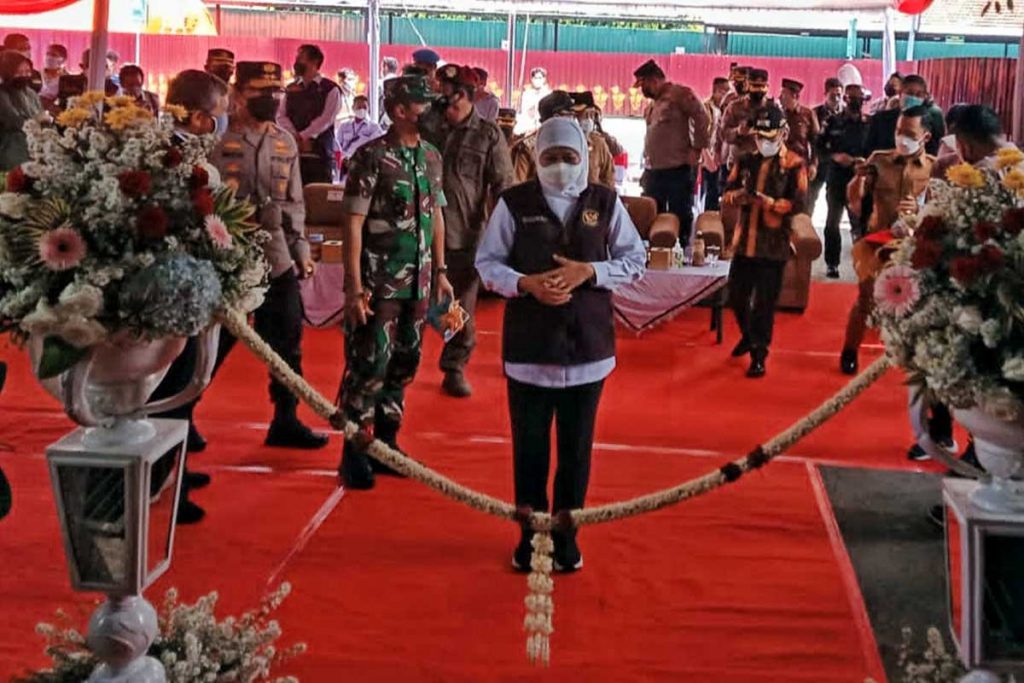 Khofifah meresmikan Isoter Pendukung yaitu RSL Idjen Boulevard. (jaz) - RSL Idjen Boulevard Resmi Reaktivasi, Siap Terima Pasien Covid-19