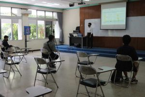 Mahasiswa peserta kuliah luring terlihat lenggang, karena hanya dibawah 10 siswa per kelas. (ist) - UB Kuliah Hybrid, Prokes Diperketat Kapasitas 25 Persen
