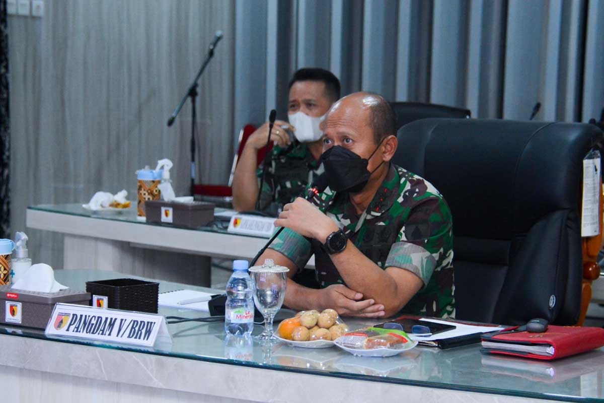 Pangdam V/Brawijaya Tekankan Program Rutilahu dan Jambanisasi Tepat Sasaran