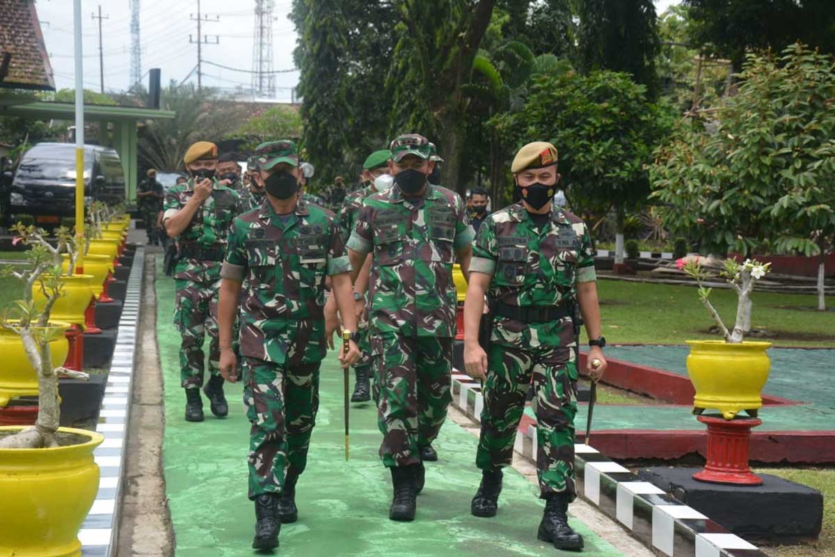 Pangdam V/Brw Minta Prajurit Jadi Pelopor Penerapan Prokes