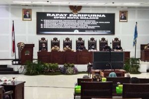 Paripurna Pemkot Malang dan DPRD Kota Malang tandatangani Ranperda Reklame. (jaz) - Rancangan Perda Reklame Disetujui, Pemkot Atur Detail di Perwal