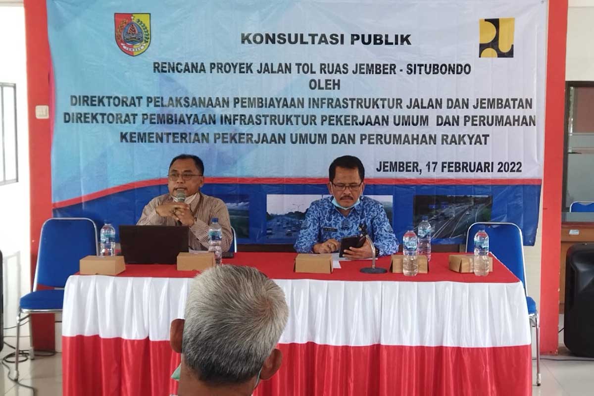 Pelaksanaan konsultasi publik pembangunan jalan tol ruas Jember-Situbondo di aula Kantor Kecamatan Kalisat. (ist) - Konsultasi Publik Amdal Jelang Pembangunan Jalan Tol Ruas Jember-Situbondo