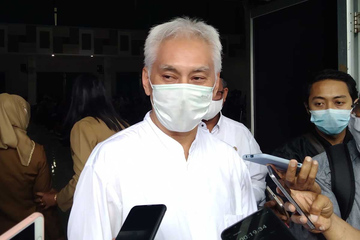 Pembina Halal Center Cinta Indonesia, Prof Muhammad Bisri mengungkapkan sertifikasi halal. (jaz) - Tinjauan 'Malang Halal' Versi Prof Bisri Hingga Kemenag