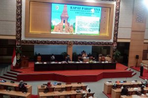 Rapat paripurna di Graha Whicesa gedung DPRD Kabupaten Mojokerto - Bupati  Sampaikan Pendapat Tentang 2 Raperda - Sidang Paripurna DPRD Kabupaten Mojokerto