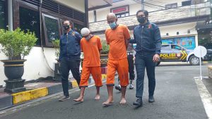 Rilis kasus jual beli BBL tanpa izin di Mapolres Malang, Senin (15/2/2022). (bob) - Residivis Jual Beli Lobster Tak Berijin Tertangkap Lagi - Pendamping Penyuluh Perikanan Kabupaten Malang Buka Suara