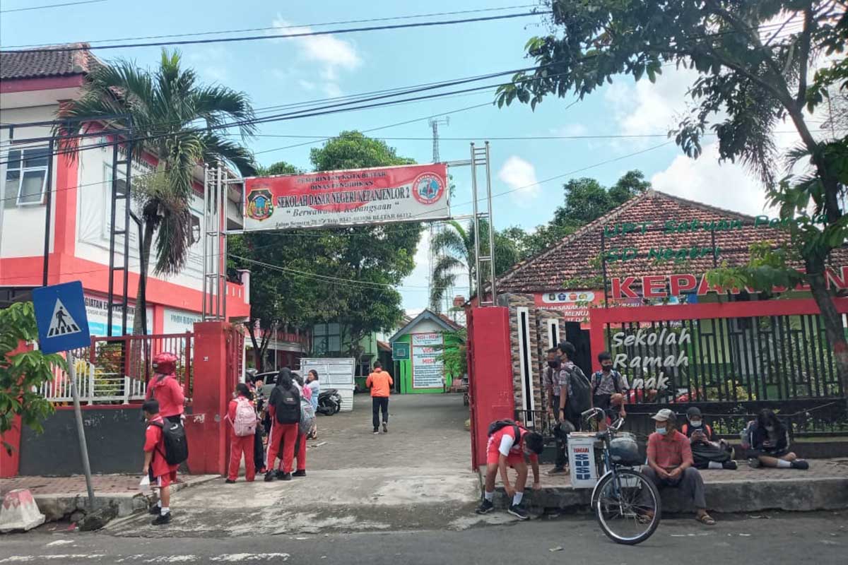 Salah satu sekolah di Kota Blitar yang melaksanakan pembelarjaran jarak jauh. (Memo X/bltr) - PTM di Kota Blitar Dihentikan Dua Pekan