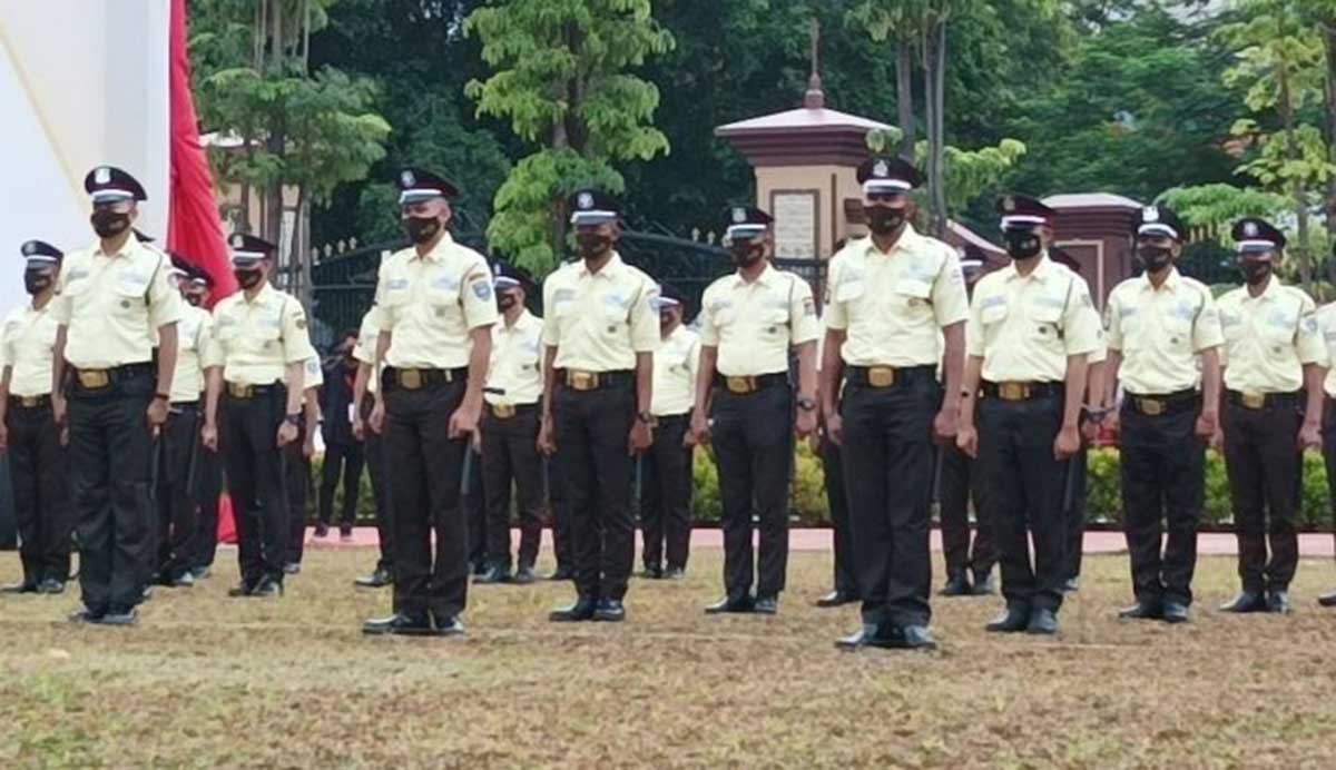 Seragam satpam terbaru. (ist) - Warna Krem Seragam Satpam Baru Dianggap Mirip Polisi India, Polri Jelaskan Alasannya