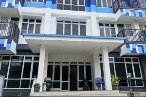 Shelter Isoter YPPII dari luar gedung. (ws3) - Kasus Aktif Covid-19 di Batu Bertambah, Shelter Isoter Terisi 6 Pasien