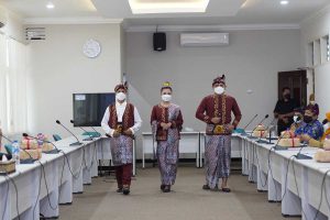 Tahun 2022 ini pakaian yang menjadi khas Kediri berdasarkan pengkajian sejarah bakal dilaunching. (Memo X/ji) - Mas Dhito Minta Pakaian Khas Kabupaten Kediri Segera Dipatenkan