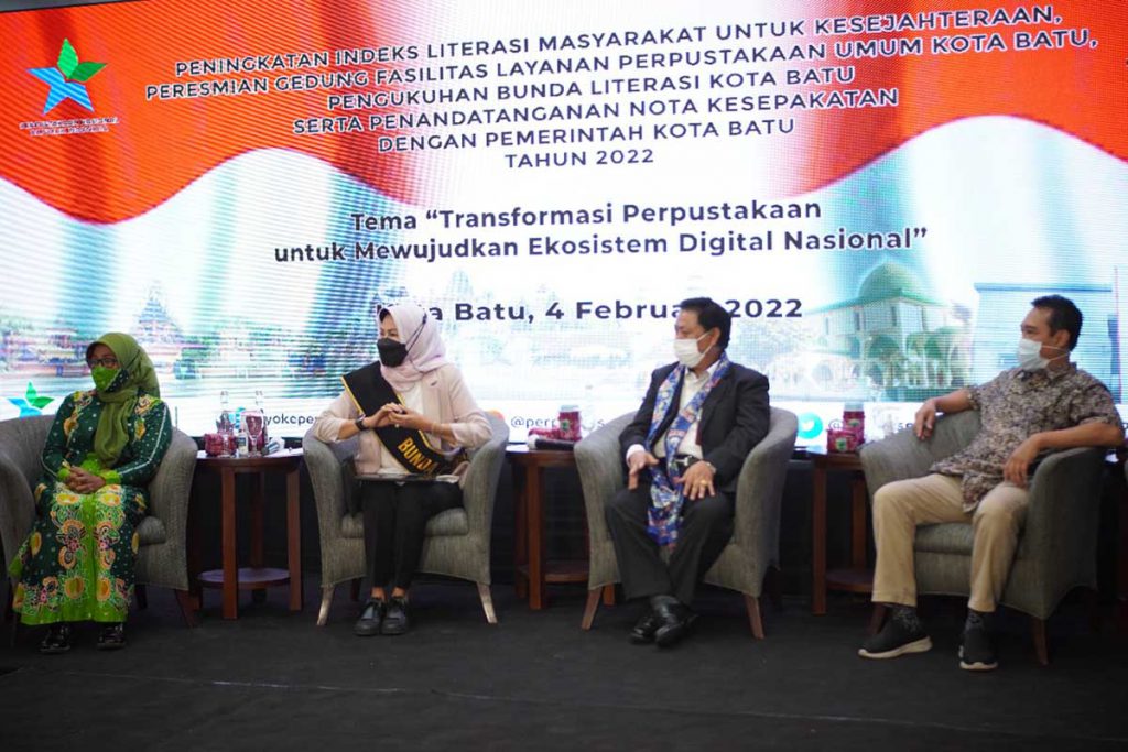 Talkshow peningkatan indeks literasi masyarakat. (ist) - Gedung Layanan Perpustakaan Daerah Kota Batu Diresmikan Kapusnas dan Wali Kota Batu
