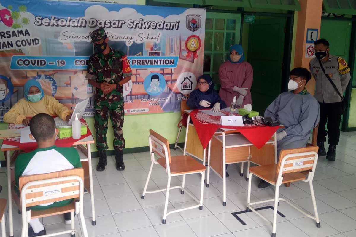 Vaksinasi anak di SD Sriwedari. (ist) - Pemkot Malang Vaksinasi Anak Sasar Tiga SD