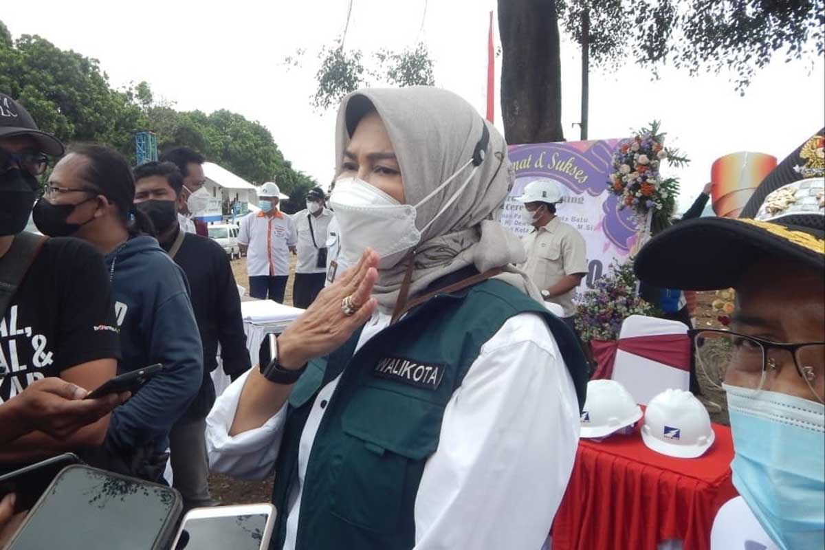 Wali Kota Batu, Dewanti Rumpoko. (ws3) - Kebijakan Stabilkan Harga Minyak Goreng, Terbentur Sisa Stok Milik Pedagang