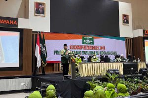 Wali Kota Malang, Drs H Sutiaji, memberikan sambutan dalam Konferensi XII PC Muslimat NU Kota Malang. (ws5) - Gelar Konferensi XII, PC Muslimat NU Kota Malang Canangkan Program Unggulan