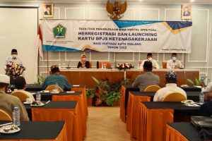 Walikota Malang, Drs H Sutiaji mengungkapkan pemberian jaminan untuk hufaz. (jaz) - 90-an Hufaz Dapat Jaminan BPJS Ketenagakerjaan
