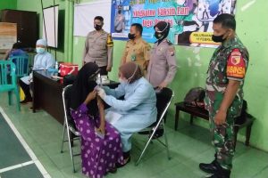 Warga Gadang mengikuti vaksinasi. (ist) - Puluhan Warga Gadang Ikuti Vaksin Dosis 1, Lansia dan Booster