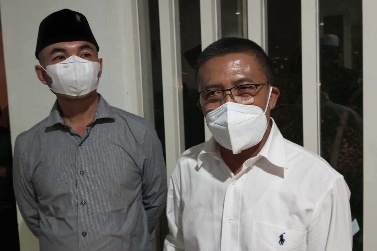 Wawali Batu dan Ketua DPRD Batu. (ws3) - Kasus Covid-19 Batu Tembus 500 Pasien, Shelter Desa Backup Shelter Pusat