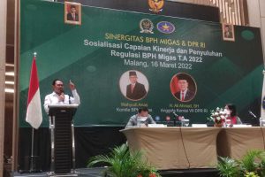 Anggota Komisi VII DPR RI H Ali Ahmad menyampaikan, stok dan harga migas Indonesia aman. (rhd) - Minyak Meroket, Gus Ali: Stok dan Harga BBM Migas Indonesia Aman