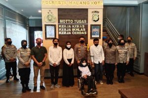 Empat sahabat disabilitas mengembangkan potensi di Polresta Makota. (jaz) - Empat Sahabat Disabilitas Kembangkan Potensi di Polresta Makota