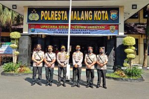 Foto bersama selepas upacara serah terima jabatan. (ist) - Meski Mutasi Jabatan, Buher Minta Perkara Atensi Segera Dituntaskan Hingga No Pungli