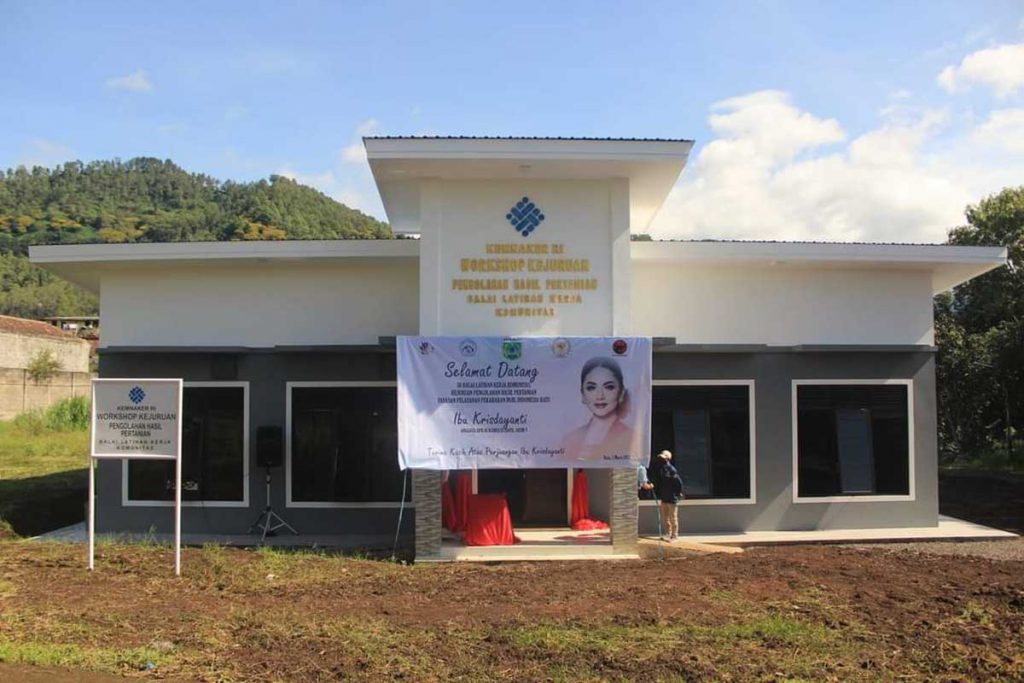 Gedung BLK Komunitas yang berada di Kompleks Institut Injil Indonesia. (ist) - Krisdayanti Resmikan Balai Latihan Kerja Komunitas di Batu