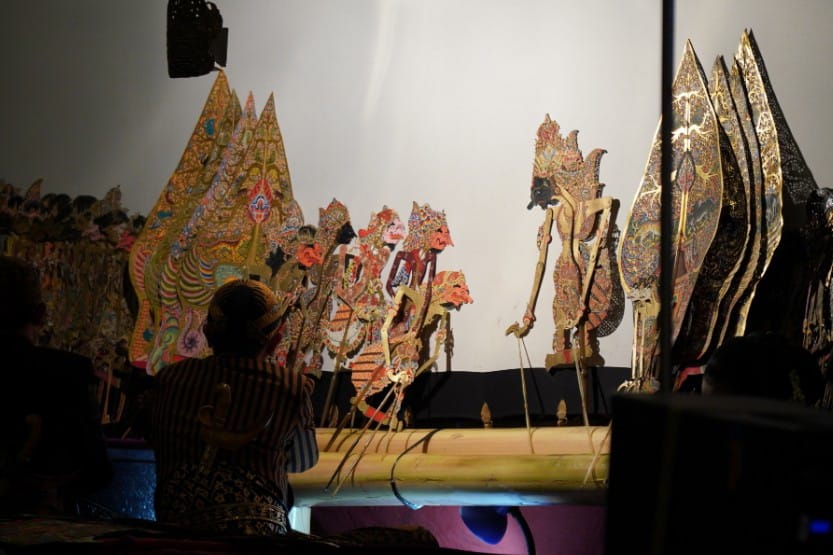 Pertunjukan wayang kulit dengan lakon "Wahyu Makutharama", dalang Kajari Kota Batu, Dr Supriyanto SH MH.