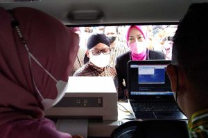 Ilustrasi pembayaran pajak ditempat melalui mobile. (jaz) - Jelang Triwulan II, Pajak Kota Malang Capai Rp99,9 Miliar