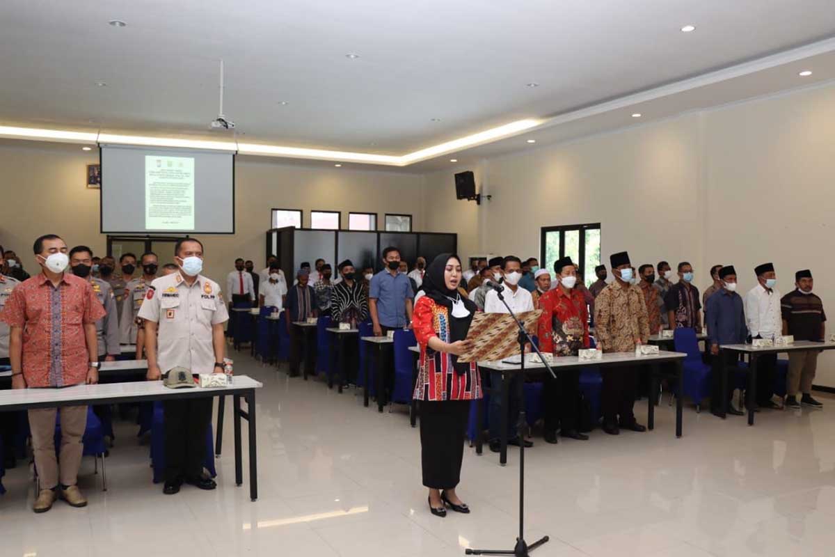 Jajaran Forkopimda Kabupaten Malang, beserta Calon Kepala Desa saat deklarasi siap terpilih siap tidak terpilih. (ist) - Cakades Deklarasi Siap Terpilih dan Siap Tidak Terpilih - Jelang Pilkades PAW Kabupaten Malang