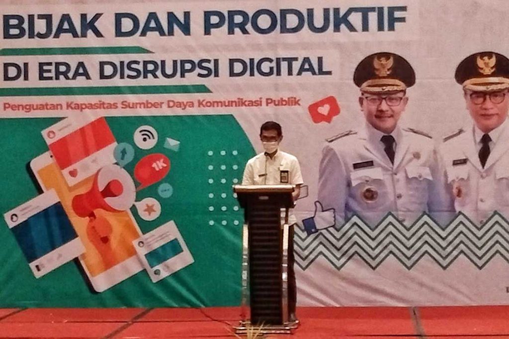 Kadiskominfo Kota Malang, Muhammad Nur Widianto mengungkapkan tujuan acara pelatihan. (jaz) - Diskominfo Kota Malang Perkuat Literasi Hukum Bermedsos