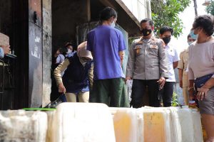 Kapolres Kediri bersama Disperindag Sidak Migor